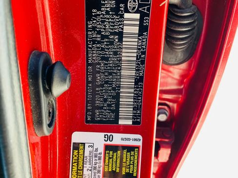 Used 2018 Toyota Corolla LE FWD image 5