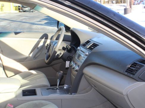 Used 2008 Toyota Camry LE image 15