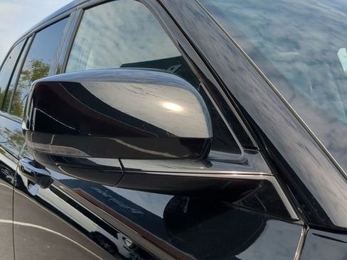 Used 2023 Jeep Grand Cherokee Limited w/ Black Appearance Package image 11