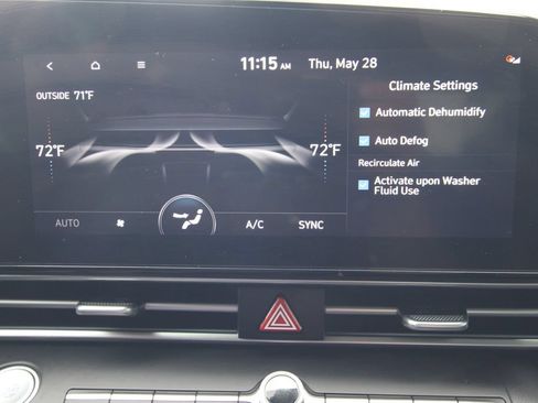 Used 2023 Hyundai Elantra Limited w/ Preferred Accessory Package FWD image 36