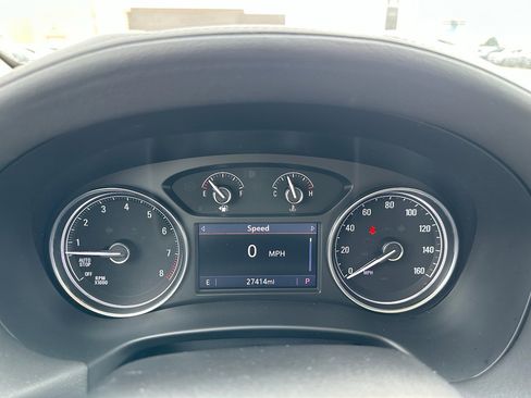 Used 2024 Buick Enclave Essence image 17