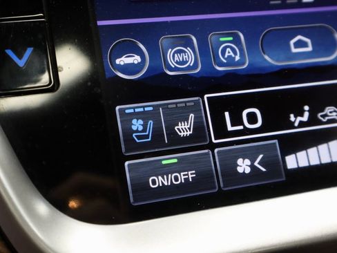 Used 2020 Subaru Outback Touring XT AWD/4WD image 5