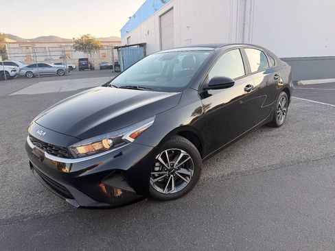 Used 2024 Kia Forte LXS FWD image 13