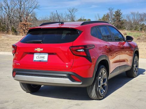 New 2026 Chevrolet Trax LT w/ Driver Confidence Package FWD image 5