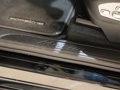 Certified 2026 Porsche Macan AWD/4WD image 12