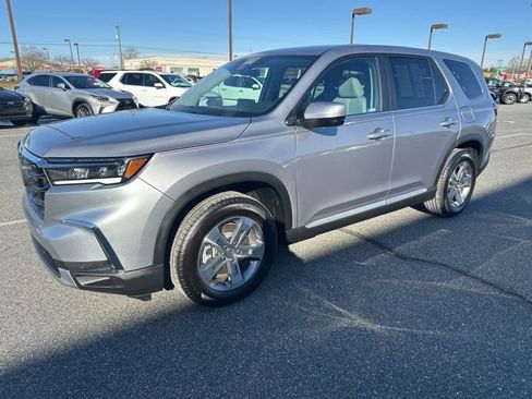 Certified 2025 Honda Pilot EX-L image 15