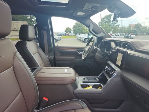 New 2026 GMC Sierra 2500 Denali w/ Denali Reserve Package AWD/4WD image 7