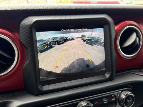 Used 2023 Jeep Wrangler Unlimited Rubicon w/ LED Lighting Group AWD/4WD image 22