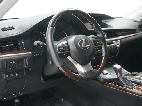 Used 2017 Lexus ES 350 w/ Luxury Package FWD image 10