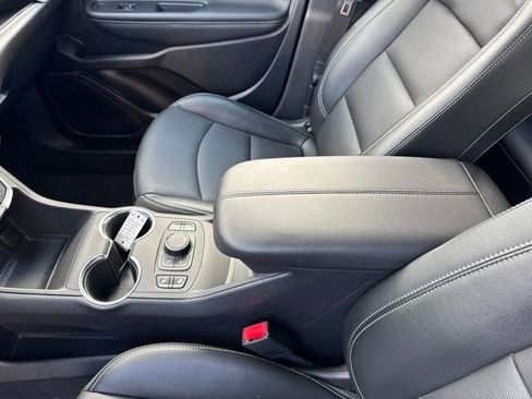 Used 2024 GMC Terrain SLT w/ Elevation Edition AWD/4WD image 16