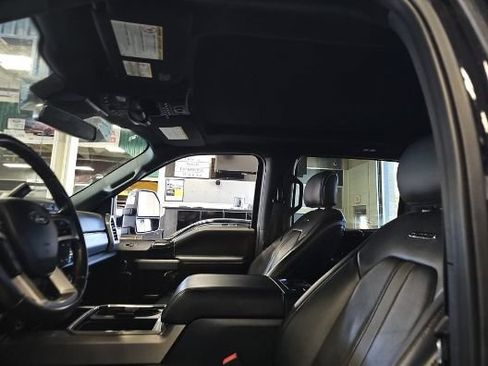Used 2020 Ford F250 Platinum w/ FX4 Off-Road Package AWD/4WD image 18