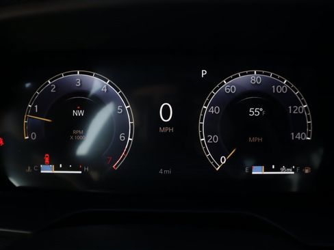 New 2025 Jeep Grand Cherokee Altitude image 4