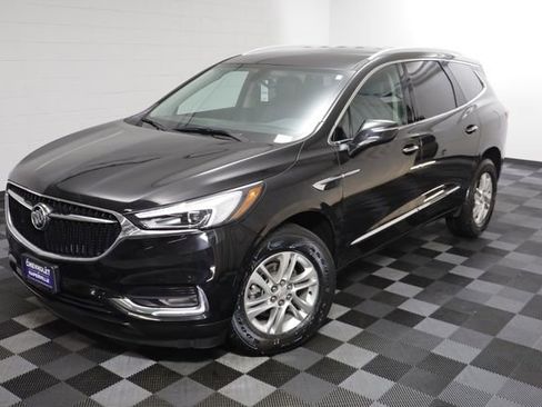 Used 2020 Buick Enclave Essence image 2