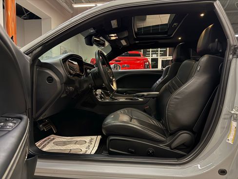 Used 2020 Dodge Challenger SRT Hellcat Redeye image 33