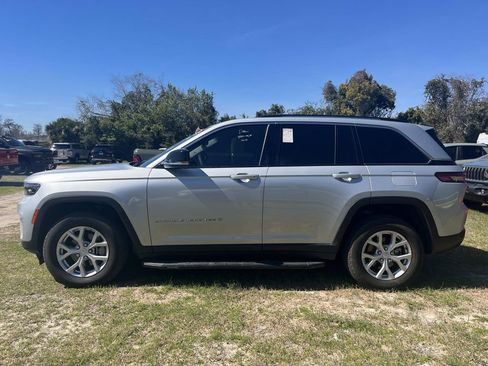 Used 2023 Jeep Grand Cherokee Limited w/ Luxury Tech Group II image 4