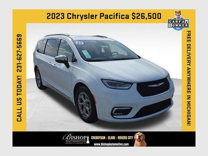 Used 2023 Chrysler Pacifica Limited