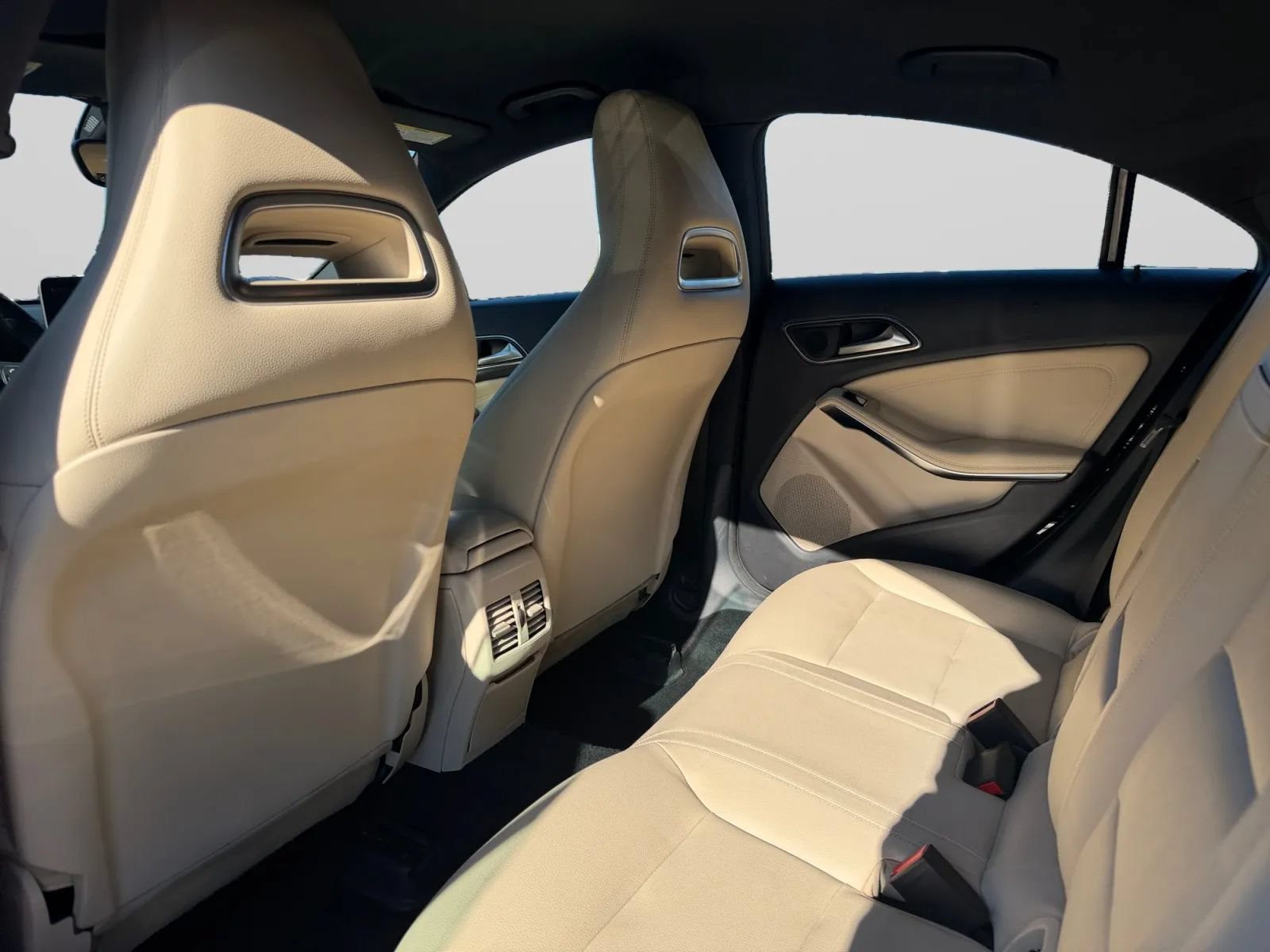 Used 2018 Mercedes-Benz CLA 250 4MATIC image 25