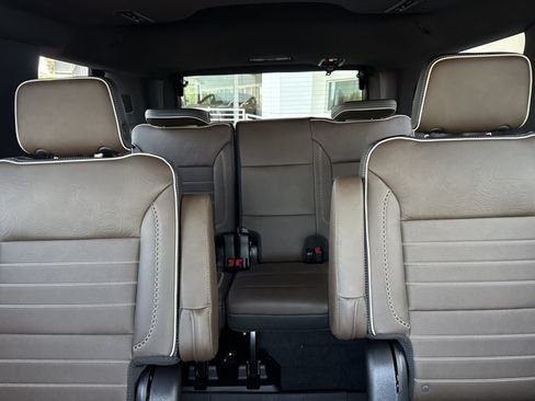 New 2026 GMC Yukon Denali Ultimate w/ LPO, Hit The Road Package AWD/4WD image 23