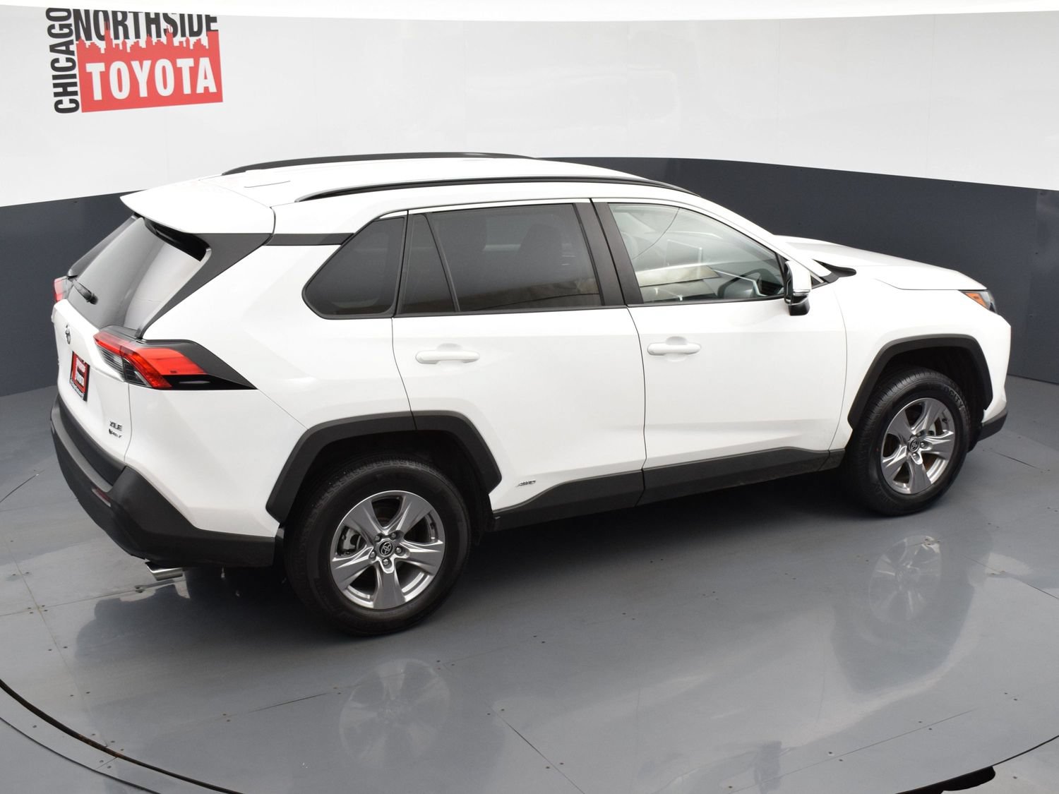 Used 2025 Toyota RAV4 XLE AWD/4WD image 19