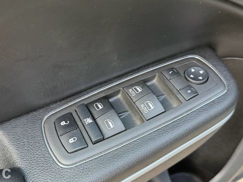 Used 2022 Dodge Charger SXT w/ Leather Interior Group RWD image 18