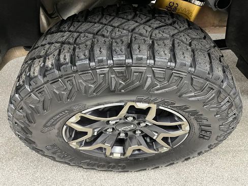 Used 2023 Chevrolet Colorado ZR2 w/ ZR2 Convenience Package III AWD/4WD image 17