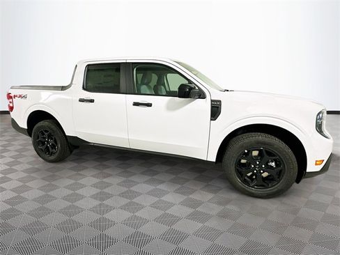 New 2025 Ford Maverick XLT w/ XLT Luxury Package image 3