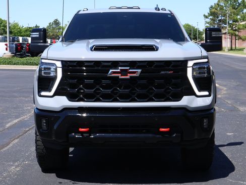 Used 2025 Chevrolet Silverado 2500 ZR2 AWD/4WD image 31