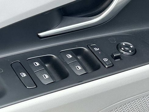 New 2026 Hyundai Elantra Limited FWD image 17