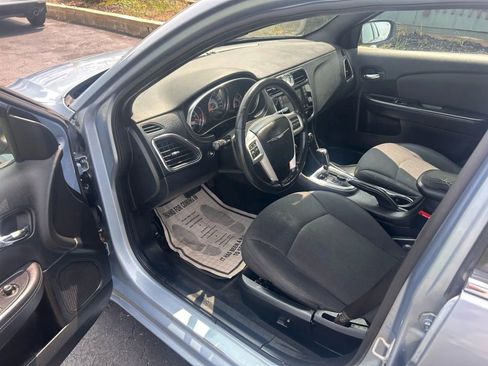 Used 2012 Chrysler 200 Touring w/ Sun/Sound Group image 10