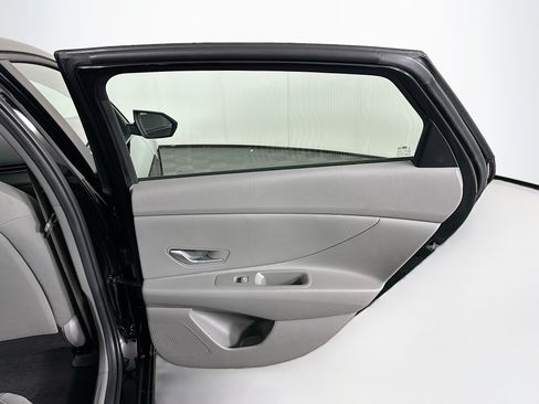 Used 2023 Hyundai Elantra SEL FWD image 28