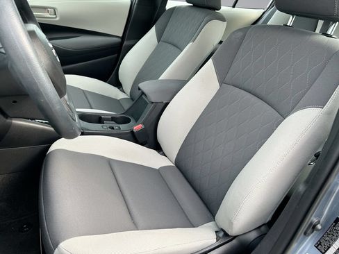 Used 2025 Toyota Corolla LE FWD image 11
