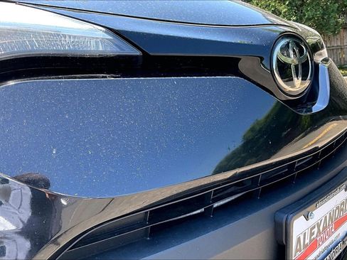 Used 2021 Toyota C-HR LE FWD image 27