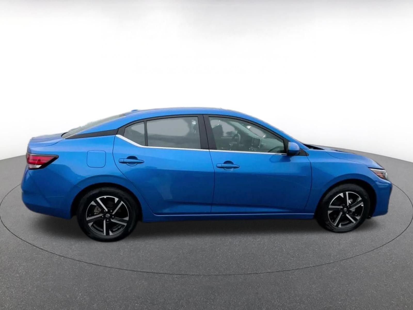 Used 2025 Nissan Sentra SV FWD image 15