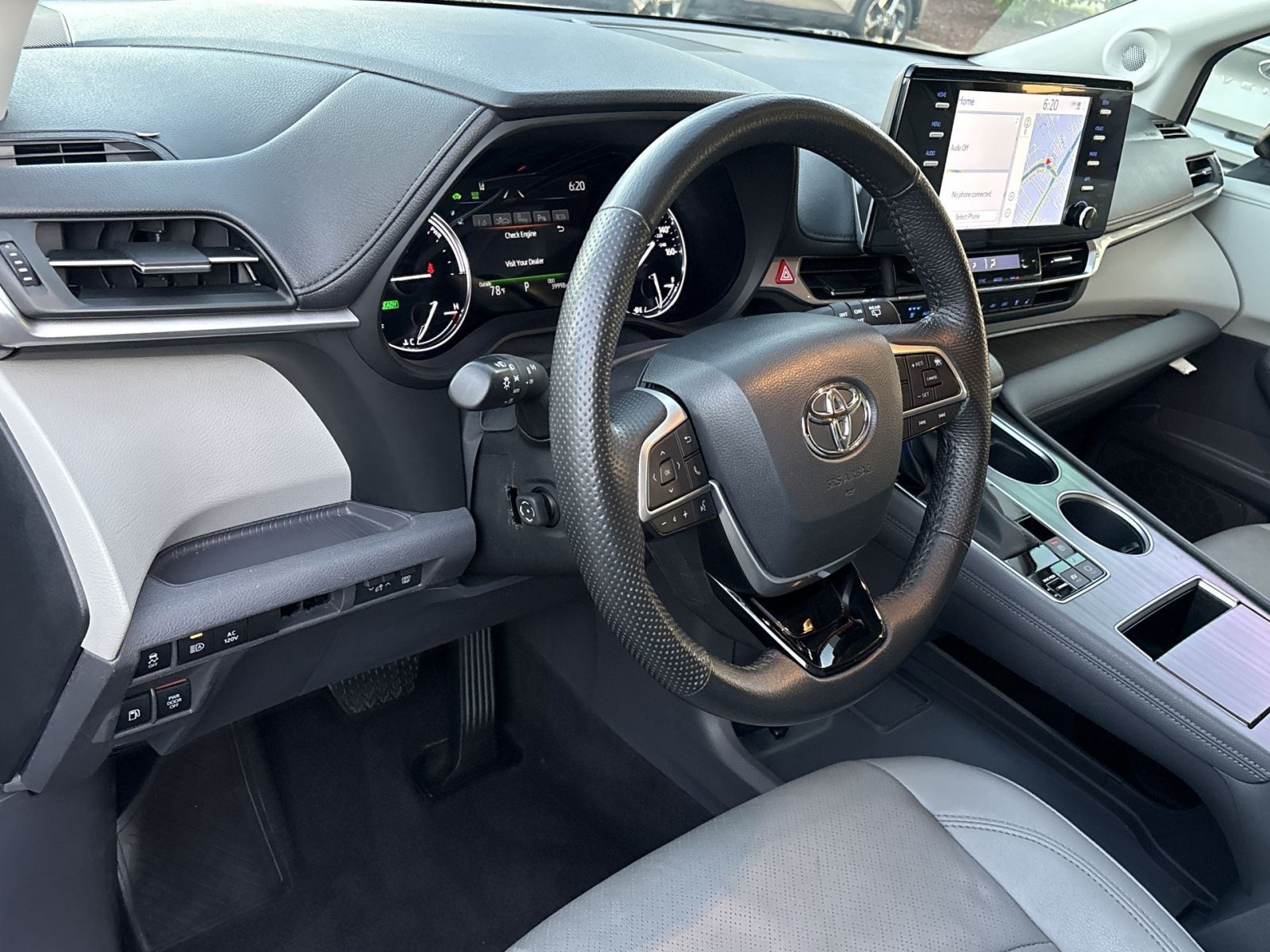 Used 2023 Toyota Sienna Limited AWD/4WD image 16