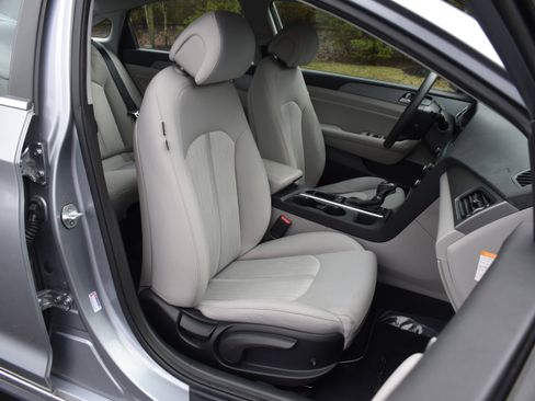 Used 2017 Hyundai Sonata SE image 23