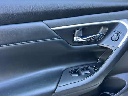 Used 2017 Nissan Altima 2.5 SR w/ Midnight Edition Package image 12