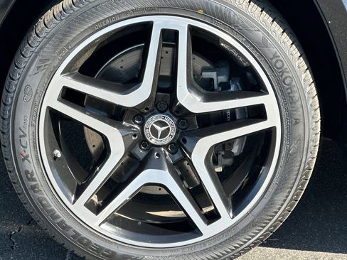 Used 2019 Mercedes-Benz GLS 550 4MATIC w/ Driver Assistance Package image 11