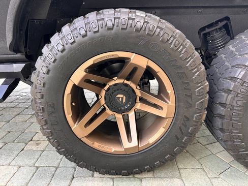 Used 2021 Ford Bronco Black Diamond image 37