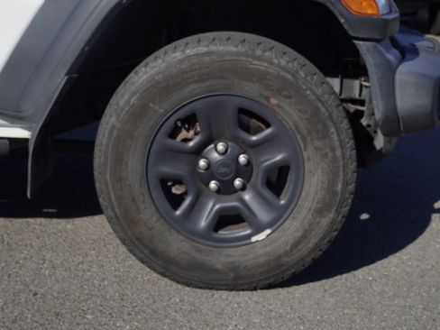 Used 2020 Jeep Wrangler Sport image 10