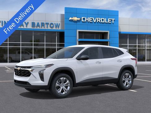 New 2026 Chevrolet Trax LS FWD image 2