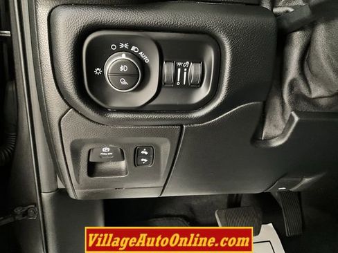 Used 2019 RAM 1500 Big Horn image 17