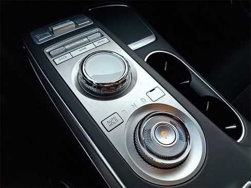 Used 2023 Genesis GV70 2.5T w/ Sport Prestige Package image 16