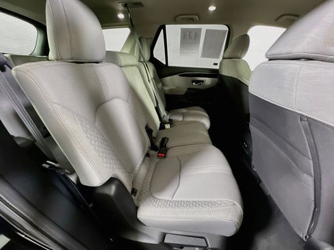 Used 2023 Honda Pilot LX image 25