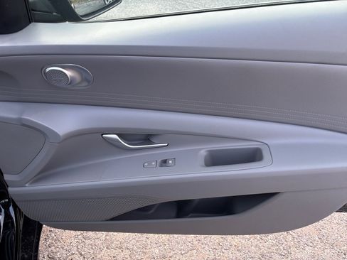 Certified 2025 Hyundai Elantra Hybrid FWD image 31