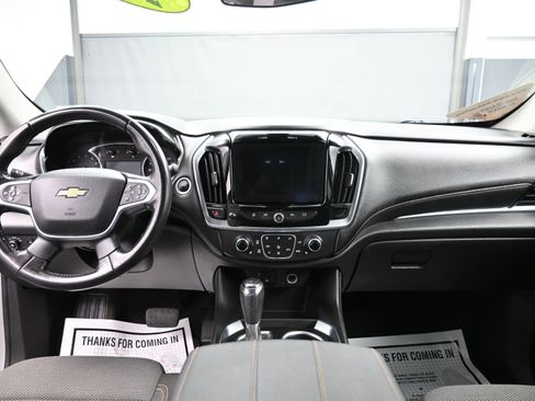 Used 2020 Chevrolet Traverse LT image 24