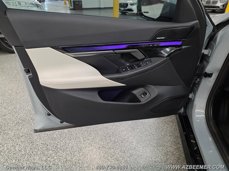 Used 2025 BMW i5 M60 w/ M Sport Package AWD/4WD image 23