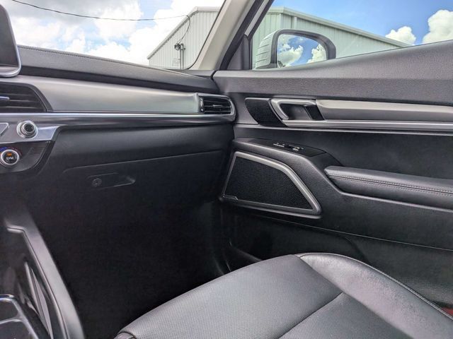 Used 2022 Kia Telluride LX FWD image 15