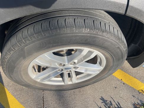 Used 2022 Ford Explorer XLT w/ Equipment Group 202A image 14