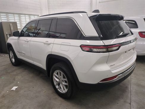 Certified 2024 Jeep Grand Cherokee Laredo X w/ Trailer Tow Package image 7