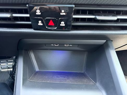 Used 2022 Volkswagen Golf R AWD/4WD image 16